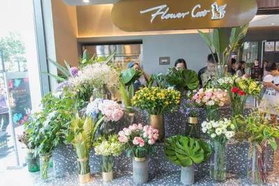 奈雪の茶跨界开花店 茶香与花语的浪漫邂逅